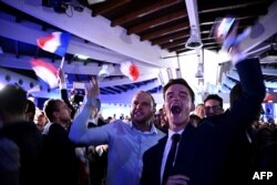 Крайні праві у Франції святкують свій успіх на виборах до Європарламенту. Президент Емманюель Макрон розпустив Національні збори і оголосив дострокові вибори у Франції, коли стало зрозуміло, що його центриська партія зазнала поразки