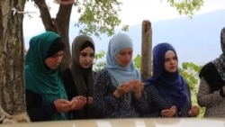 Давление на отца и «Крымскую солидарность» – правозащитники о преследовании Алиевой (видео) Давление на отца и «Крымскую солидарность» – правозащитники о преследовании Алиевой (видео)