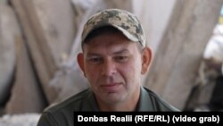 Олександр тримав позицію, доки не отримав поранення. Потім викликав вогонь на себе, щоб мати змогу відійти