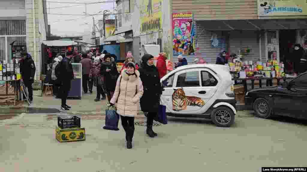 На автомобиле изображен тигр – символ следующего года по восточному календарю