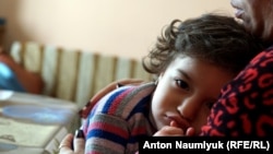 Усніє Аметова, донька вбитого кримського татарина Решата Аметова