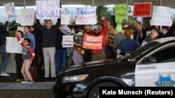 Протест проти імміграційних обмежень у США, аеропорт Джона Кеннеді, Нью-Йорк, 28 січня 2017 року