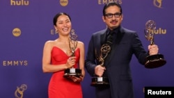 Анна Саваи и Хироюки Санада на вручении премий "Эмми"