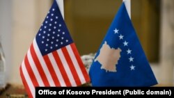 Zastava SAD i Kosova (foto-arhiv)