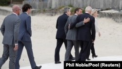 Лідери Британії, Канади, Франції, Німеччини, Італії , Японії та США заявили, що країни продовжать «консультації щодо колективних підходів до протидії політиці Китаю