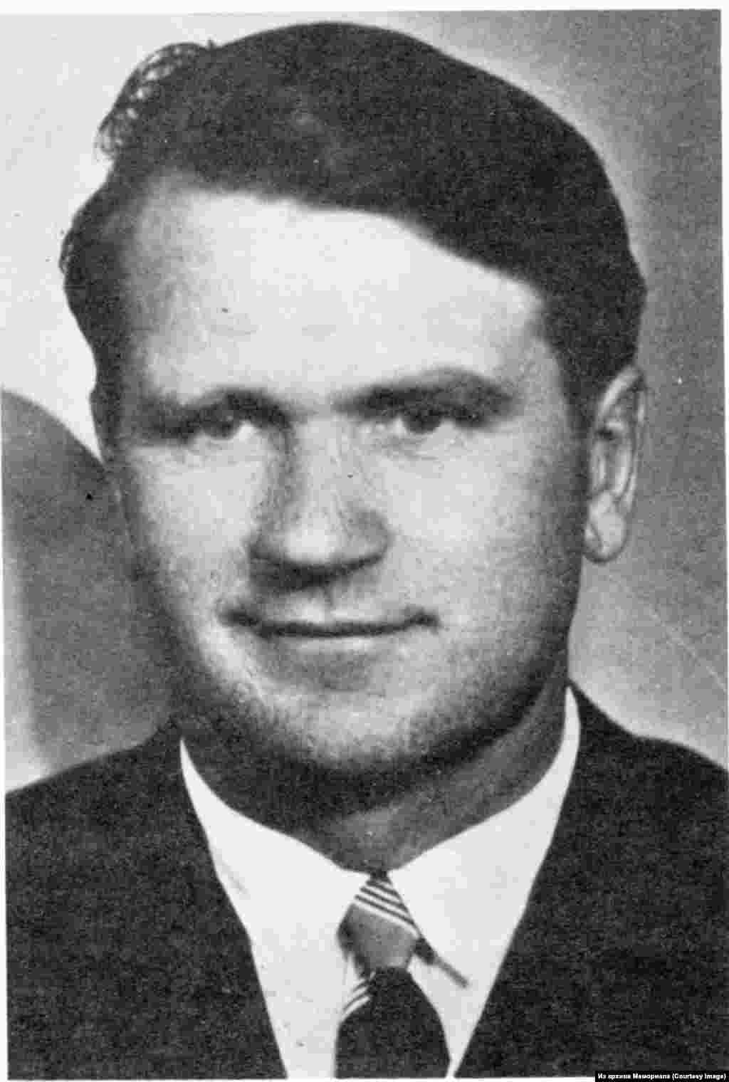 Антанас Терляцкас (род.1928) - участник литовской подпольной группы "Национальный фронт", политзаключенный  с 1957 по 1960, второй раз по политическому обвинению в лагере и ссылке  с 1979 по 1986.