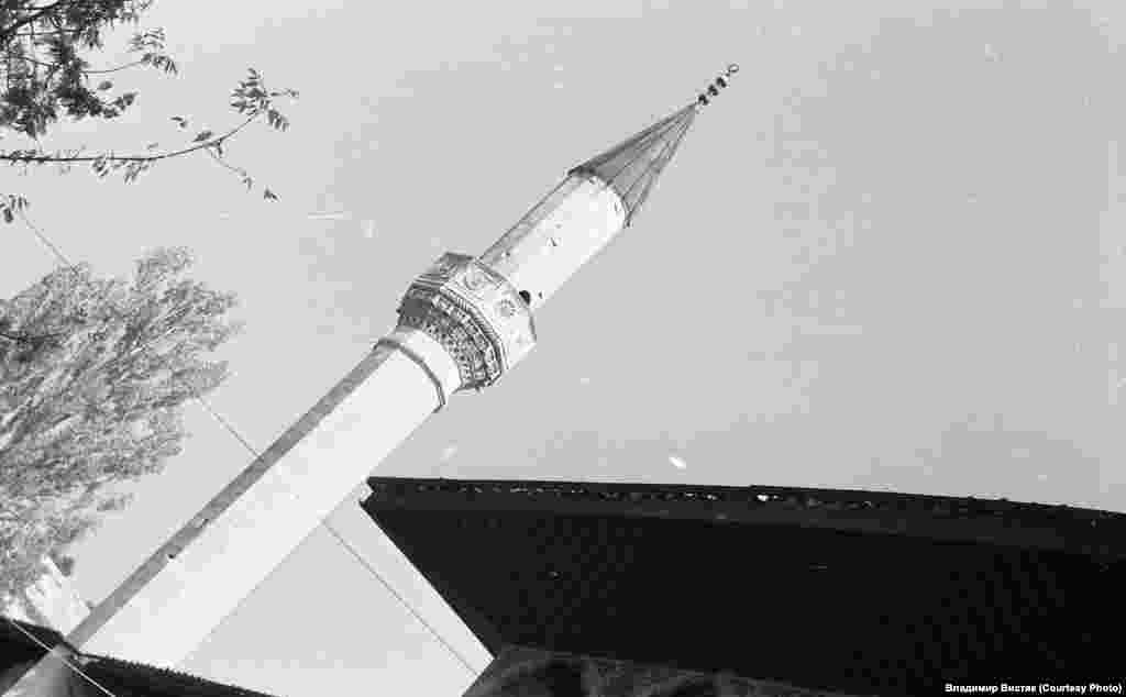 Бахчисарайский дворец – памятник истории и культуры всемирного значения, единственный в мире образец крымскотатарской дворцовой архитектуры