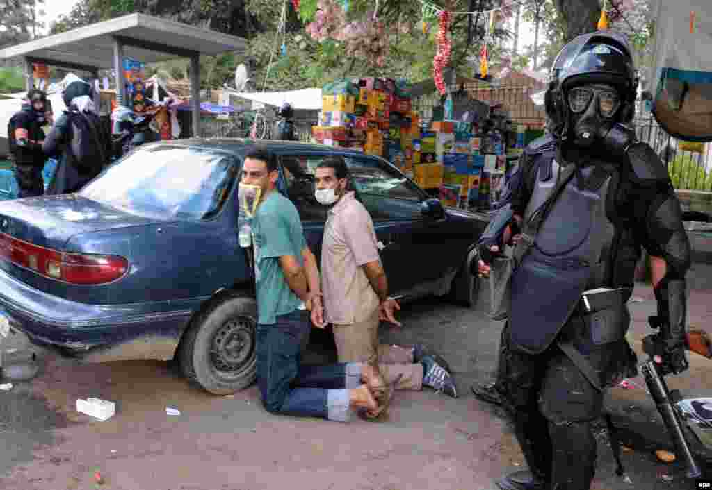 Єгипетські сили безпеки затримують мешканців одного з таборів