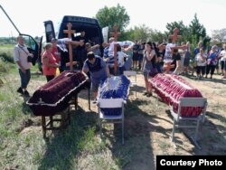 Поховання родини. Фото з особистого архіву родини