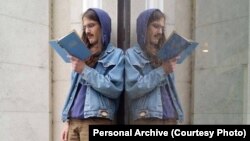 Mnogi naši ljudi, zbog loše organizovanog državnog aparata, nedostatka posla i socijalne pomoći, žive sa druge strane zakona.