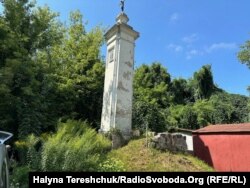 Єдина пам'ятка з часів старого цвинтаря