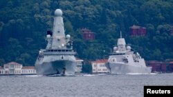 Російський літак неодноразово пролітав на небезпечно низькій висоті над судном і поруч з ним, й виконував імітаційні атаки, заявили у Міноборони Нідерландів