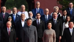 Foștii premieri români Adrian Năstase și Viorica Dăncila, la parada militară de la Beijing Foștii premieri români Adrian Năstase și Viorica Dăncila, la parada militară de la Beijing