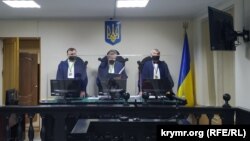 Зі слів ДСА, у судовій системі працює більше 36 тисяч осіб, з урахуванням інших учасників судового процесу ця цифра практично подвоюється