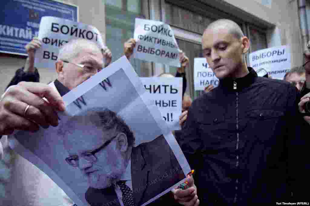 Основной темой акции было требование к председателю Центризбиркома Владимиру Чурову  выполнить обещание, данное на прошлых выборах, и побриться наголо.