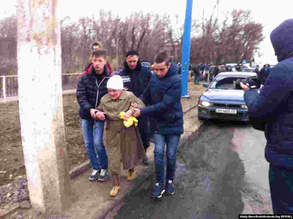 За попередньою інформацією, пенсіонерка не отримала серйозних травм – в неї синці