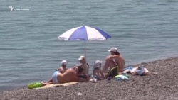 Курортный сезон на ЮБК: посчитаем туристов в Алуште (видео) Курортный сезон на ЮБК: посчитаем туристов в Алуште (видео)