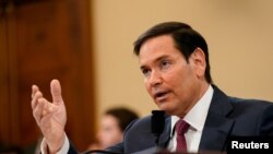 «Воєнні злочини були скоєні, без сумніву. І хто несе за це відповідальність – настане час і місце для цього. Але зараз завдання полягає в тому, щоб закінчити війну»