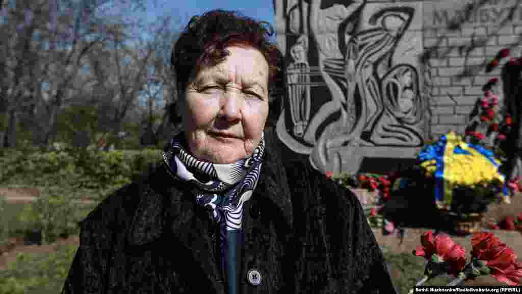 13-річну Віру Михайловську під час однієї з облав на Володимирському ринку Києва затримали і вивезли у концентраційний табір Равенсбрюк, знаний як «Жіноче пекло», в якому вона була 3 роки до звільнення табора американськими військами