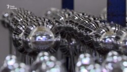 Ялинкові прикраси: майстри з Чехії розкрили секрети створення казки – відео Ялинкові прикраси: майстри з Чехії розкрили секрети створення казки – відео