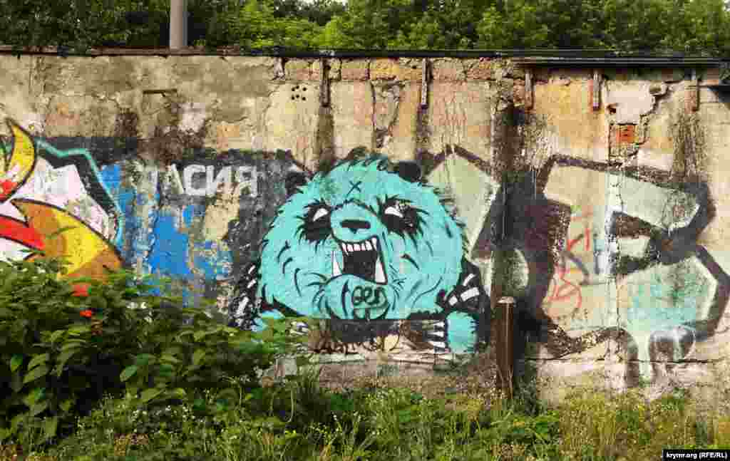 А этот художник нарисовал портрет России, как он ее представлял еще задолго до аннексии Крыма.