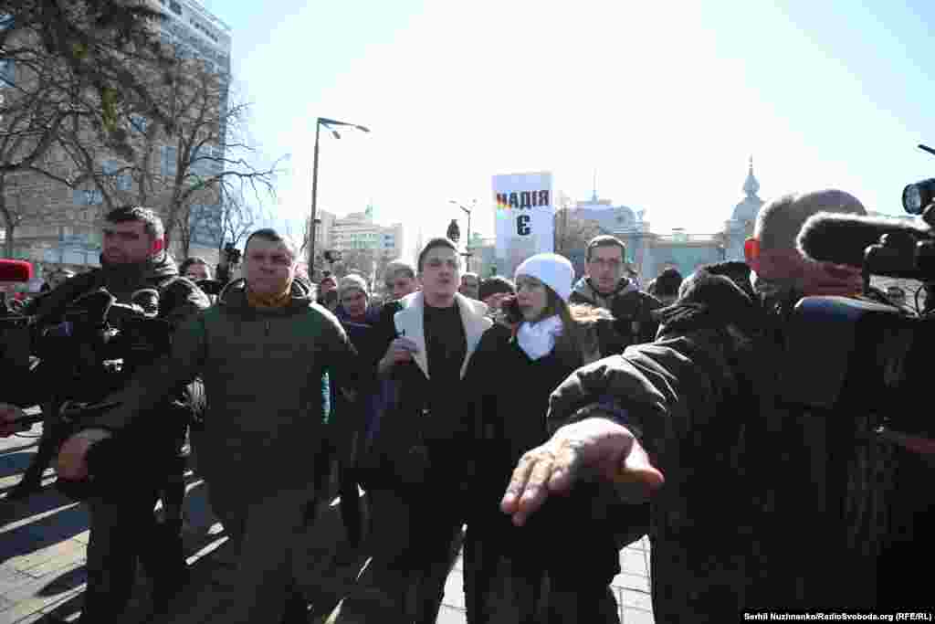 Михаил Добкин, Вадим Новинский, Нестор Шуфрич, Евгений Балицкий, Вадим Рабинович, Николай Скорик, Игорь Шурма от «Оппозиционного блока» не поддержали представление генпрокурора