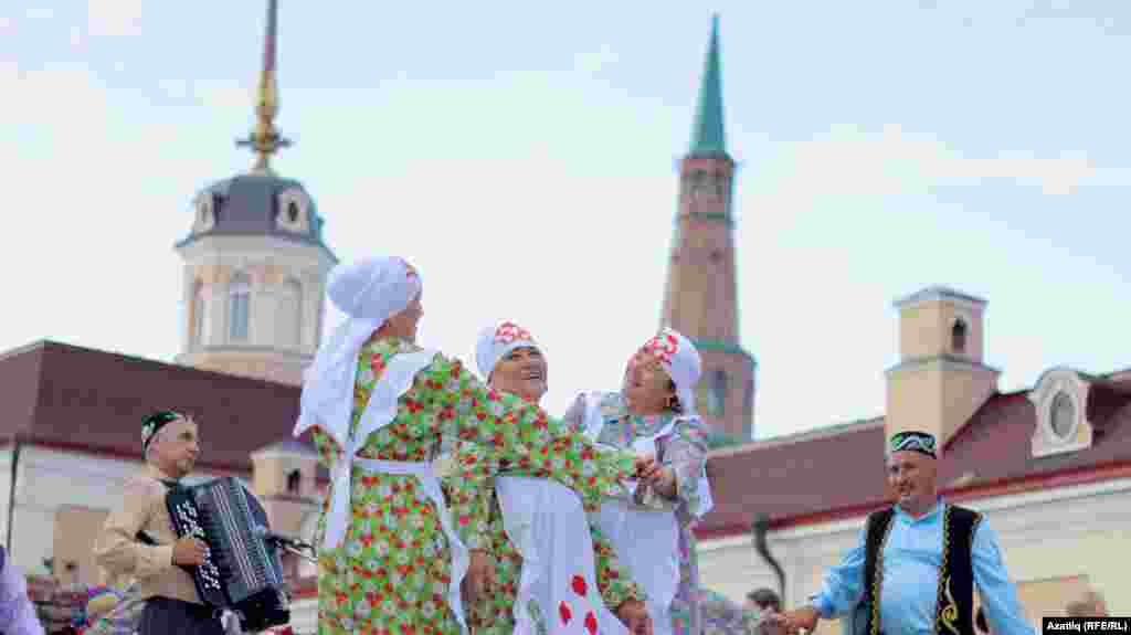 Кама Тамаганың "Тау ягы" фольклор ансамбле