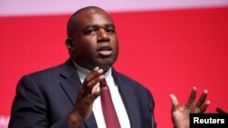 «Якщо Путін серйозно налаштований на довготривалий мир, це означає пошук шляху вперед, який поважає суверенітет України і Статут ООН» – сказав Девід Ламмі