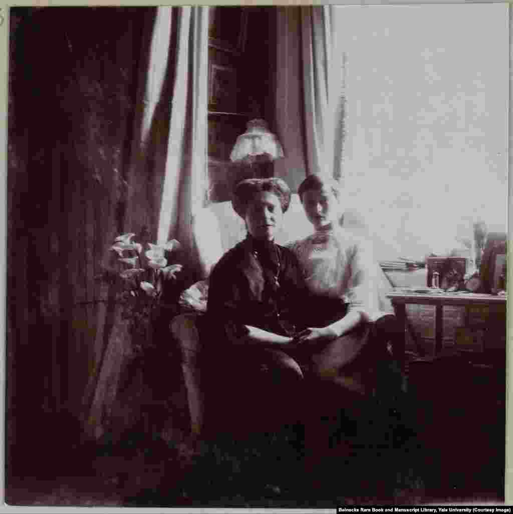 Empress Aleksandra and her daughter, Grand Duchess Tatyana. The two were said to be especially close.