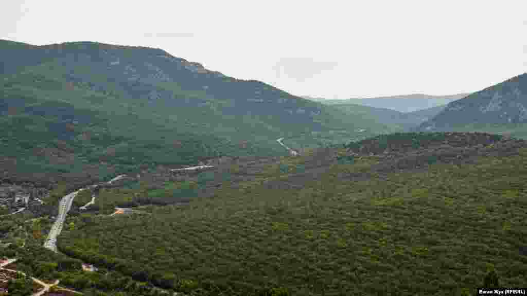 25 мая 1855 года пьемонтскими воинами была занята деревня Камары (нынешнее село Оборонное), где был создан лагерь, а 29 мая – специальная больница для заразившихся холерой. Хоронили сардинцев на кладбище не только рядом с деревней Камары, а еще и деревней Кады-Кей