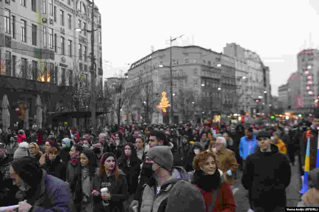 Više stotina ljudi okupilo se u nedelju u Beogradu na četvrtom po redu protestu protiv aerozagađenja.