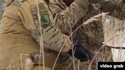 Бійці тероборони завезли пораненого Дмитра в лікарню (ілюстраційне фото)