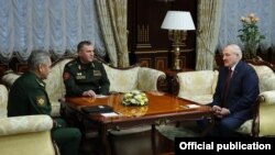 Міністри оборони Росії та Білорусі Сергій Шойгу та Віктор Хренін, Олександр Лукашенко (архівне фото)