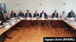 Okrugli sto vlasti i opozicije o izbornim uslovima na Fakultetu političkih nauka u Beogradu, 19. avgust