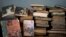 Книги на украинском и русском языке, спасенные после обстрела гимназии в Донецке