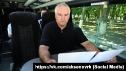Российский глава Крыма Сергей Аксенов во время поездки в Бахчисарайский район. Крым, 1 июля 2025 года