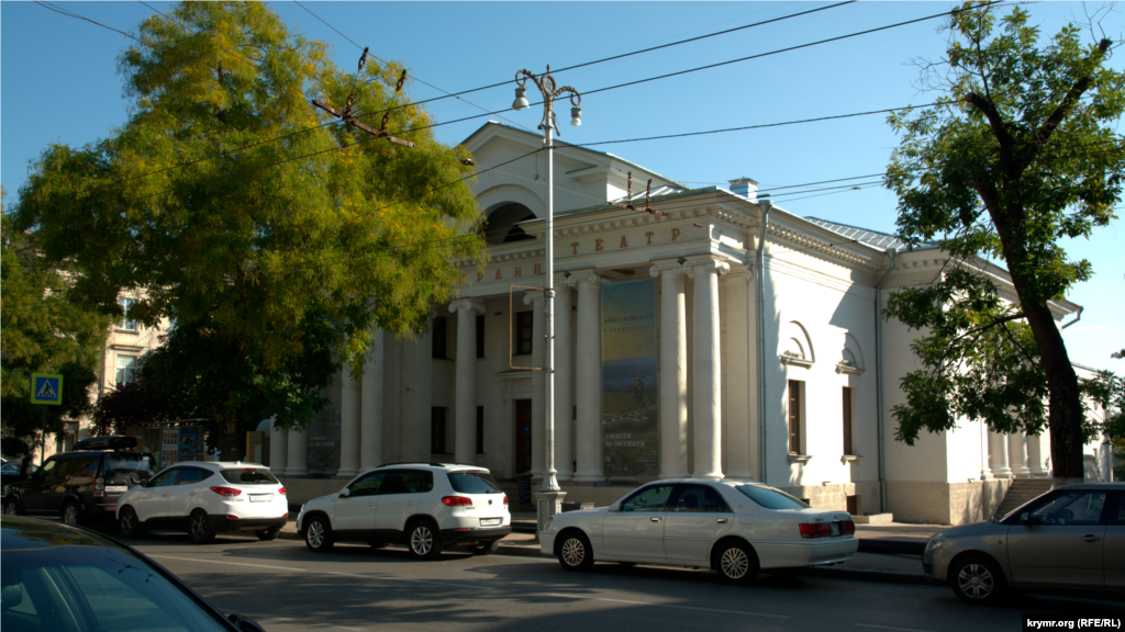 Кинотеатр «Украина» на улице Ленина