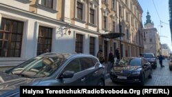 У Львові посилено охороняють місто і очікують жителів із інших населених міст України