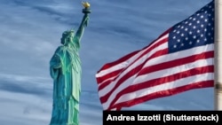 Представниця США також закликала Росію надати доступ ООН і ОБСЄ на територію анексованого півострова, щоб міжнародні місії могли спостерігати і документувати все, що там відбувається