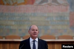 Шольц виступає у Карловому університеті