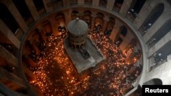 Минулорічна церемонія сходження Благодатного вогню буда традиційно багатолюдною