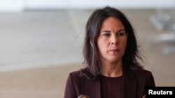 Публічно сама Бербок, її урядове відомство, а також дипломатичне представництво Росії про це не повідомляли