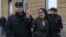 Задержание Елены Григорьевой полицией во время одной из акций протеста. С.-Петербург, 17 апреля 2019 года