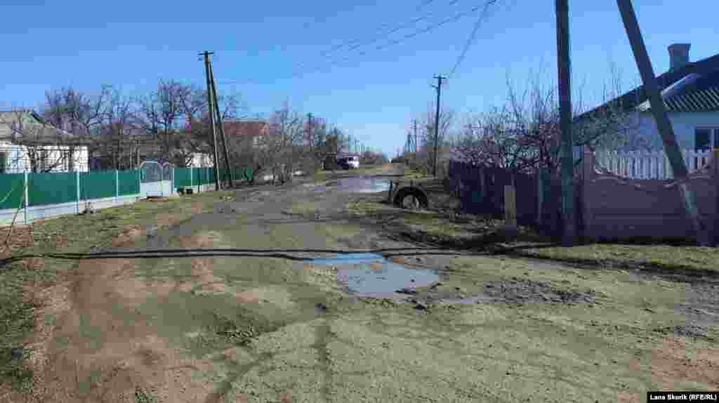 Асфальт заканчивается вместе с улицей Ленина. Это – улица Гагарина