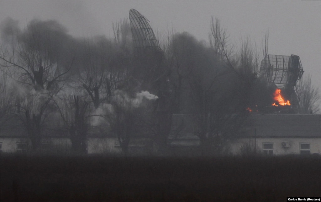 Пожежа на військовому об’єкті поблизу аеропорту Маріуполя