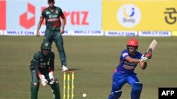 د فبرورۍ پر ۲۳مه نجیب ځدراڼ د بنګلا دېش پروړاندې په لومړۍ یو ورځنۍ سیالۍ کې ۶۷ منډې جوړې کړې.