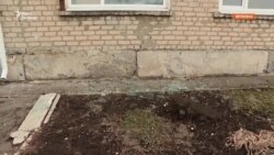 Загострення на Донбасі: школа потрапила під обстріл бойовиків (відео) Загострення на Донбасі: школа потрапила під обстріл бойовиків (відео)