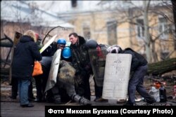 Марія Матвіїв із майданівцями