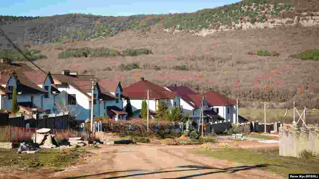 На въезде в село «выросли» новые дома