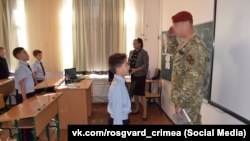 "Уроки мужества". Иллюстрация. Снимок сделан в одной из российских школ 29 октября 2019